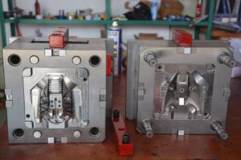 汽車配件模具結構解析