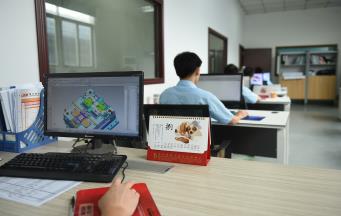 如何為薄壁注塑成型設計有效的塑料模具？