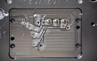 深圳注塑模具廠家減少修模的方法